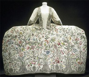 18th century gown, Victoria and Albert Museum, London