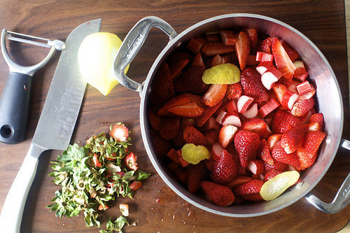 chop chop into the pot