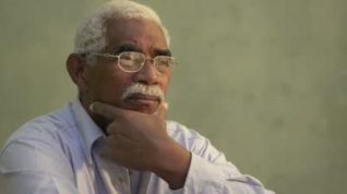 confused-senior-man-with-glasses-looking-away-sequence