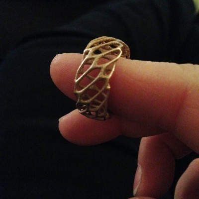 My in-the-flesh 3D-printed Voro Ring No 1.