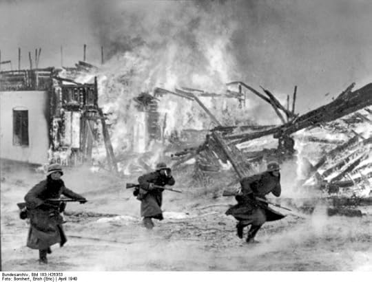 German troops in a fierce struggle against Norwegian troops in a village, 40 km west of Lillehammer. (German Federal Archives)