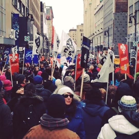 Debout même dans le froid! #polqc #manif29nov