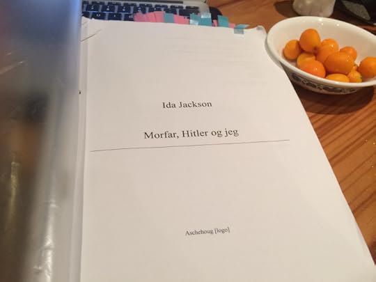 Bilde av ferdig bokmanus, printet ut. 