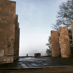 VT War Memorial. Morning fog.