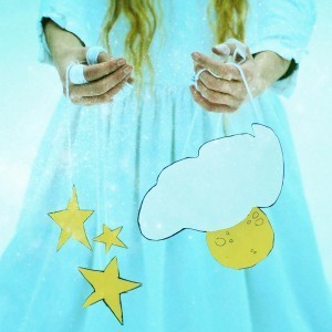 She Held the World, Lissy Elle