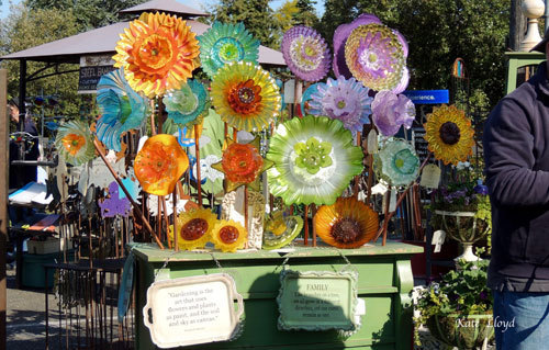 I resisted buying more yard ornaments!