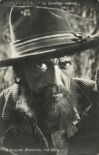 Raimondo Van Riel in La cavalcata ardente