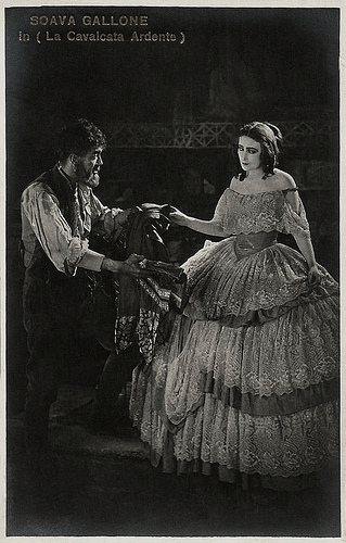 Soava Gallone and Raimondo Van Riel in La cavalcata ardente