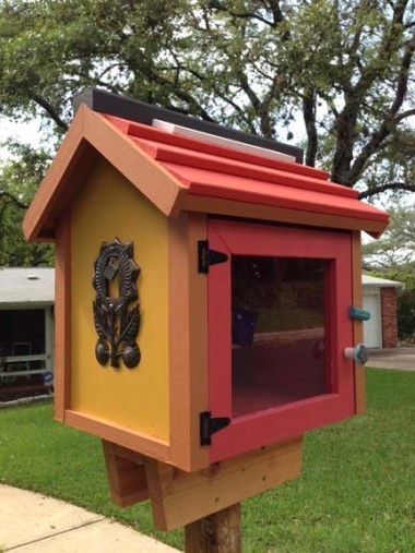 Lanie Tankard's Tiny Library