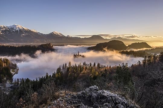 05-bled-foggy-sunrise-early-morning-1024x683