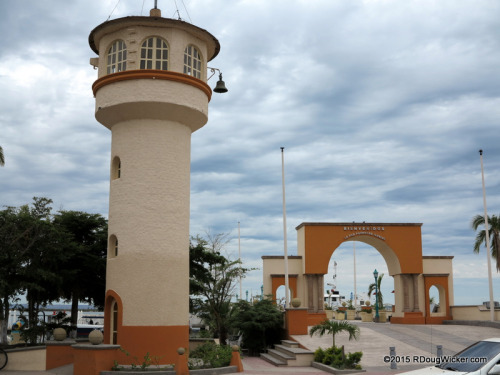 La Paz boardwalk, welcome sign, and 