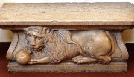 lion bench