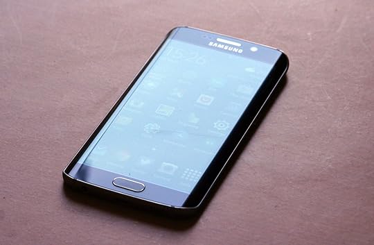 Samsung_GalaxyS6Edge_Light
