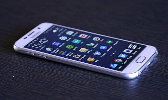 Samsung_GalaxyS6_Side02
