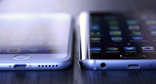 Samsung_GalaxyS6Edge_iPhone6_Bottom