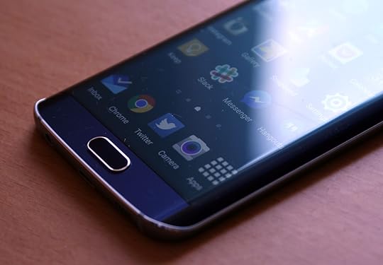 Samsung_GalaxyS6Edge_Closeup