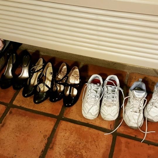 How to tell when there are girls in a hotel room