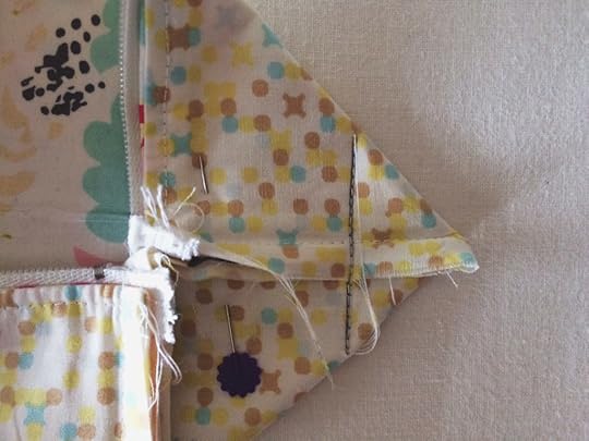 Sew-in Box Corners Tutorial Made Peachy 