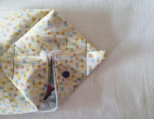 Sew-in Box Corners Tutorial Made Peachy 