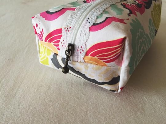 Sew-in Box Corners Tutorial Made Peachy 