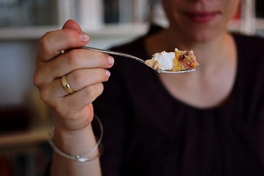 Herzdame mit Kuchen
