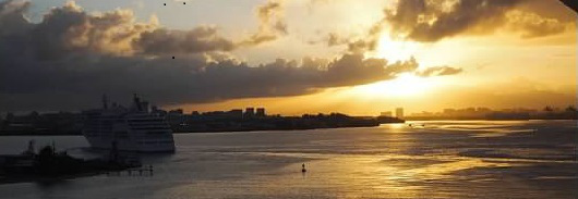 Entering Puerto Rico Harbour