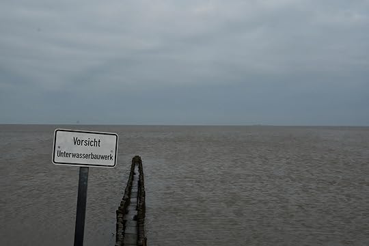 Vorsicht Unterwasserbauwerk