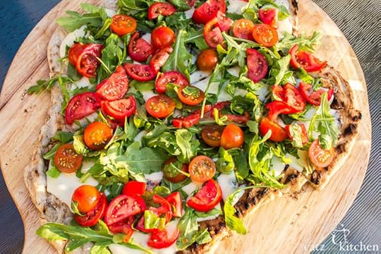 Tomato Salad Grilled Pizza | Club 31 Women | club31women.com #grilling