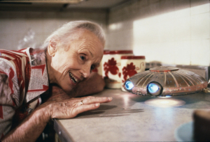 Jessica Tandy in batteries not included