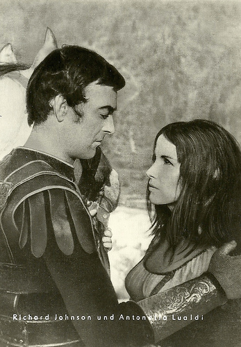 Richard Johnson and Antonella Lualdi in Columna