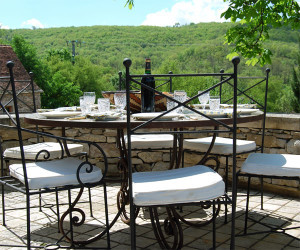 Dinner setting at the Mas de Garrigue