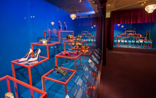 2015-06-10-1433962932-1132312-ShoesInstallation.jpg