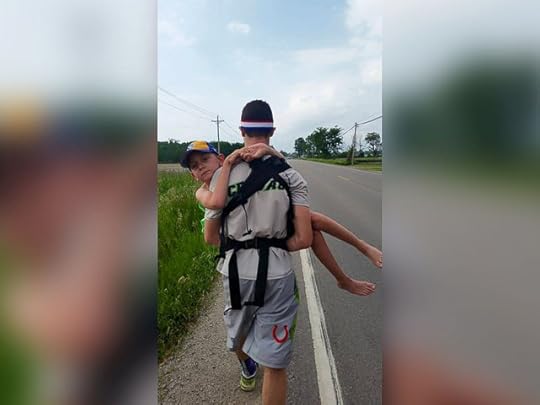 ht_teen_walk_float_04_lb_150608_4x3_992