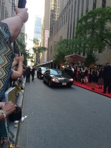 Who is it? Who is it? Nobody, somebody nobody knows. It's not J Lo