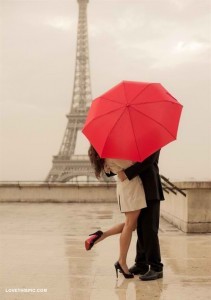 eiffel_tower_kiss