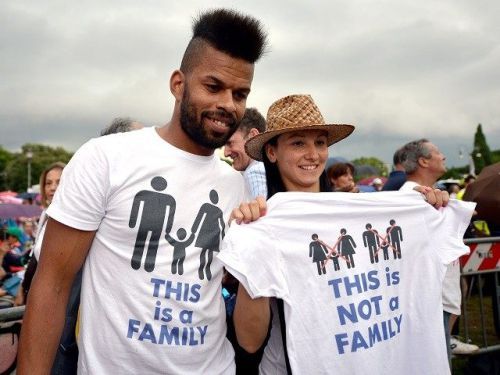 Roem-Gay-Protest-640x480