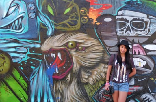 Bio-Photo-iAmAileen.com-Travel-Blogger