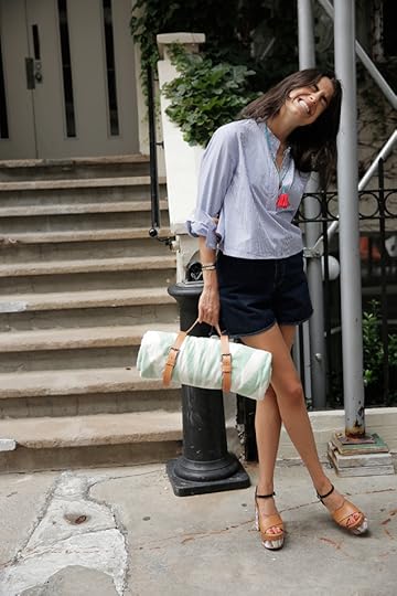 A rendition of the Beach Look in a Tiny Tote. Now they're one and the same.