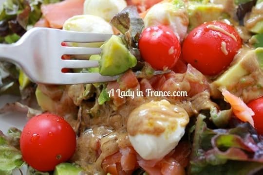 smoked salmon salad with avocado