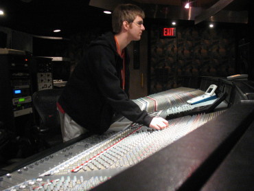 sound-design-live-get-booked-solid-in-pro-audio-studio