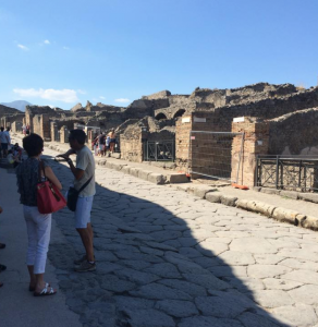 Pompeii street