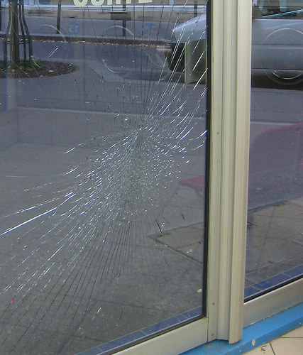 Paris laundromat door, 2011