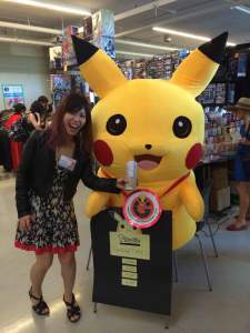 Akemi's photo op with Pikachu.
