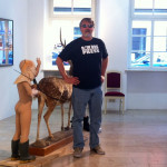 Arnzen at entrance w/ Lindemann scupture