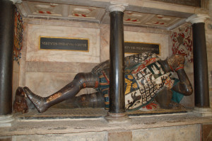 a knight's tomb in Ely Cathedral shows him reclining, with a small dog at his feet.