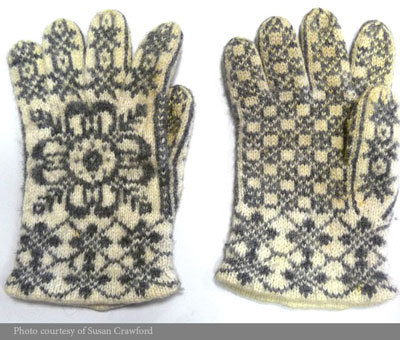 Gloves-Norwegian-motif-image-web