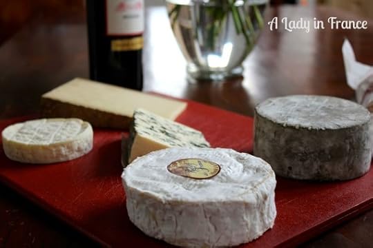 how to cut brie & other French cheese etiquette
