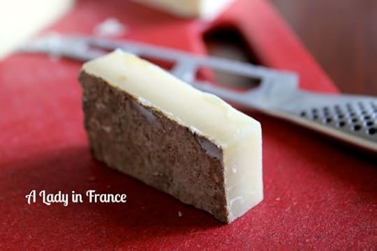 how to cut brie & other French cheese etiquette