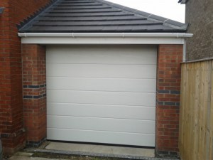 Single_MRib_Sectional_Garage_Door_Sleaford-620x465