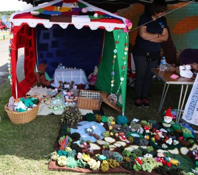 knitting-garden-and-tb-picnic-rs